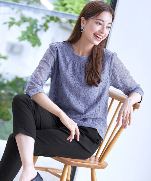 Tiaclasse（ティアクラッセ）の「【洗える】ギャザーネックレースブラウス（シャツ/ブラウス・レディース・ネイビー/オフホワイト/ラベンダー/ブラック・M/L/S）」の13枚目の写真