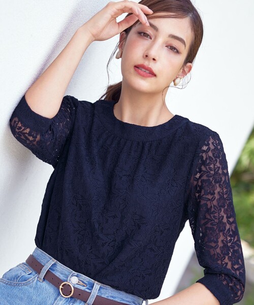 Tiaclasse（ティアクラッセ）の「【洗える】ギャザーネックレースブラウス（シャツ/ブラウス・レディース・ネイビー/オフホワイト/ラベンダー/ブラック・M/L/S）」の19枚目の写真