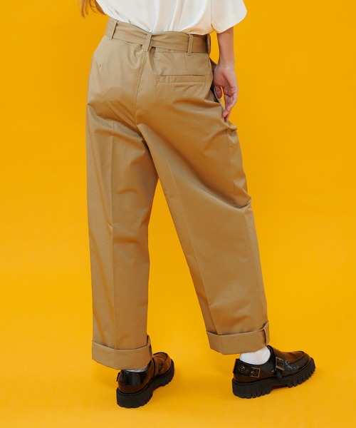 ONCILY(オンシェリー)の「BELTED STRAIGHT CHINO PANTS / ベルテッドストレートチノパンツ(チノパンツ・メンズ・ネイビー/ベージュ・LARGE/SMALL/MEDIUM)」の5枚目の写真