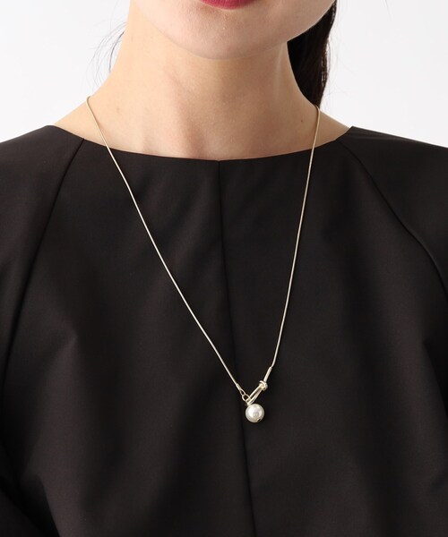 OPAQUE.CLIP（オペークドットクリップ）の「◆フェイクパールY字ネックレス（ネックレス・レディース・ゴールド/シルバー・00）」の3枚目の写真