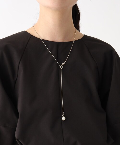 OPAQUE.CLIP（オペークドットクリップ）の「◆フェイクパールY字ネックレス（ネックレス・レディース・ゴールド/シルバー・00）」の4枚目の写真