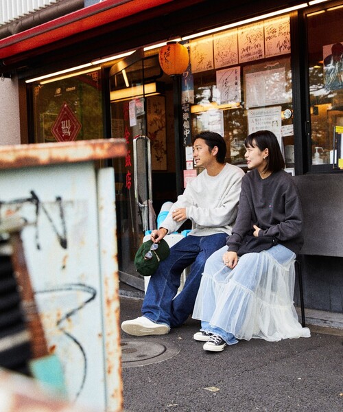 FREAK'S STORE（フリークスストア）の「限定展開 紫金飯店×FREAK'S STORE 別注 バックプリント クルーネックスウェット/中華/チャイナデザイン（スウェット・メンズ・アッシュグレー/スミクロ・SMALL/MEDIUM/LARGE）」の3枚目の写真