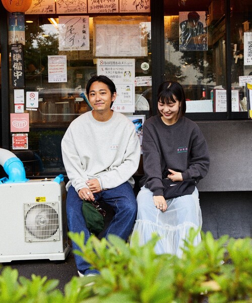 FREAK'S STORE（フリークスストア）の「限定展開 紫金飯店×FREAK'S STORE 別注 バックプリント クルーネックスウェット/中華/チャイナデザイン（スウェット・メンズ・アッシュグレー/スミクロ・SMALL/MEDIUM/LARGE）」の4枚目の写真