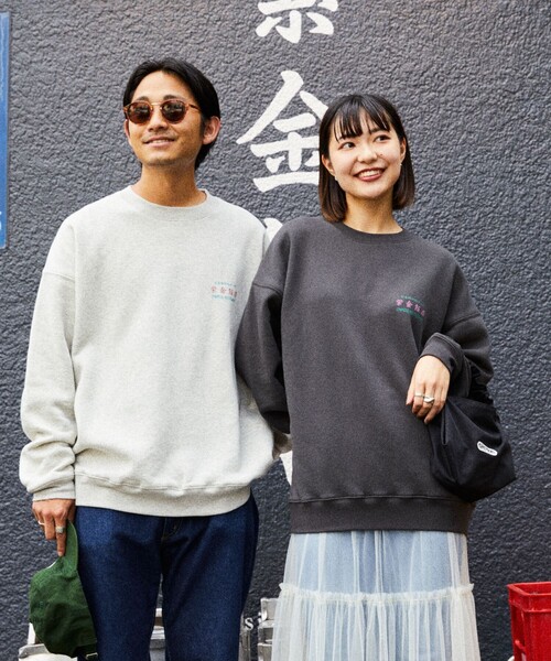 FREAK'S STORE（フリークスストア）の「限定展開 紫金飯店×FREAK'S STORE 別注 バックプリント クルーネックスウェット/中華/チャイナデザイン（スウェット・メンズ・アッシュグレー/スミクロ・SMALL/MEDIUM/LARGE）」の5枚目の写真