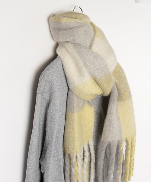 ALWAYS GOOD TIME（オルウェイズグッドタイム）の「大判ボリュームマフラー ブロックチェック/無地（マフラー・レディース・イエロー系/グリーン系/ブルー系/ローズ系/オレンジ系/ネイビー系/キャメル/ピンク系/ライトベージュ/ミント/パープル/オフホワイト/グレー/ライトイエロー/グレイッシュベージュ/ライトピンク・FREE）」の12枚目の写真