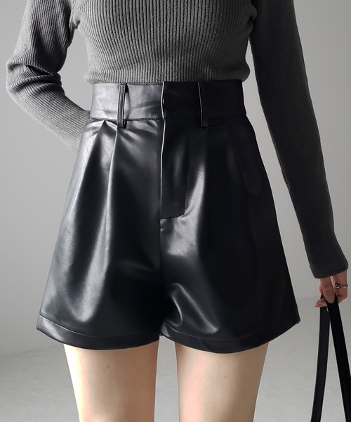 WEEKEND MAXMARA●VIRGOLA●ハイウエスト レザー ショートパンツ Leather shorts, black | Weekend Max Mara