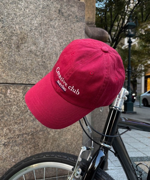 CANAL JEAN（キャナルジーン）の「smileyranna × THE BEST CAFE "Creative club"ロゴCAP（キャップ・レディース・レッド・ONE SIZE）」の4枚目の写真