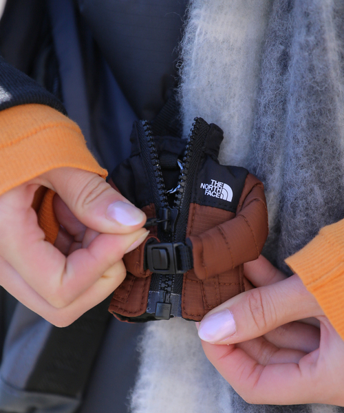 THE NORTH FACE(ザノースフェイス)の「【THE NORTH FACE/ザ・ノース・フェイス】 MINI NUPTSE JACKET:キーホルダー(チャーム・レディース・ブラック/ピンク/ブラウン・FREE)」の8枚目の写真