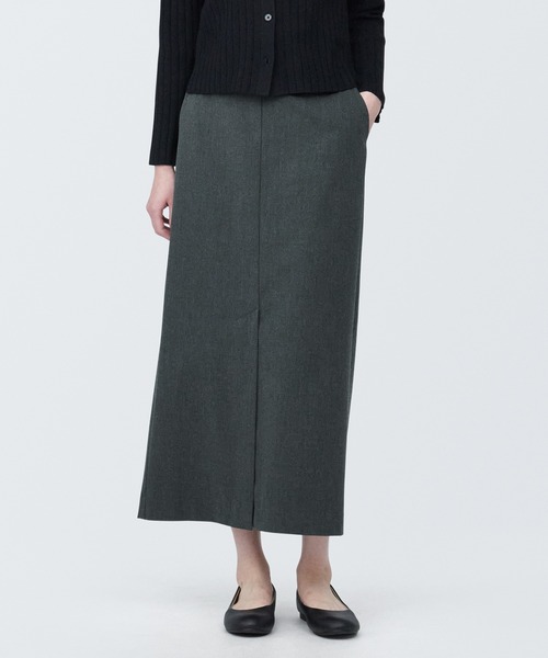 無印良品（ムジルシリョウヒン）の「婦人　シワになりにくいナロースカート（スカート・レディース・ブラック/ライトベージュ/ダークグレー・M/L/XL）」の3枚目の写真