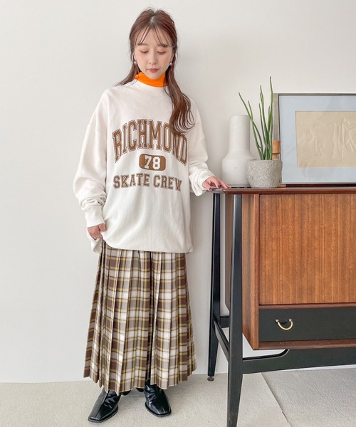 LOWRYS FARM（ローリーズファーム）の「スケートカレッジウラケ　990267（スウェット・レディース・グレー/アイボリー/チャコールグレー/ブルー・FREE）」の13枚目の写真