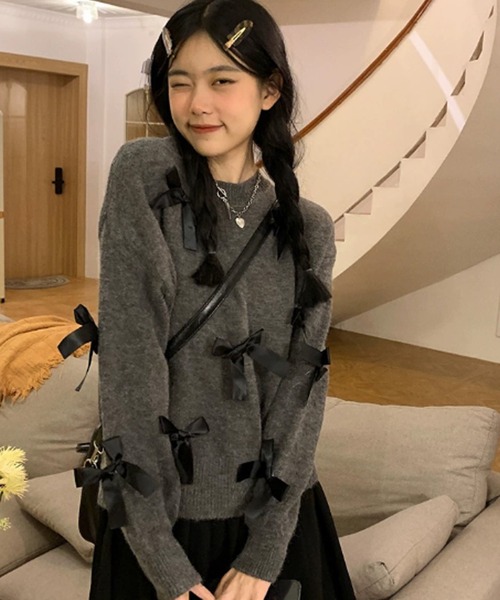 Chick(チック)の「【元日向坂46 渡邉 美穂様着用】RIBBON CREW NECK KNIT / リボンクルーネックニットトップス(ニット/セーター・レディース・ダークグレー・FREE)」の10枚目の写真