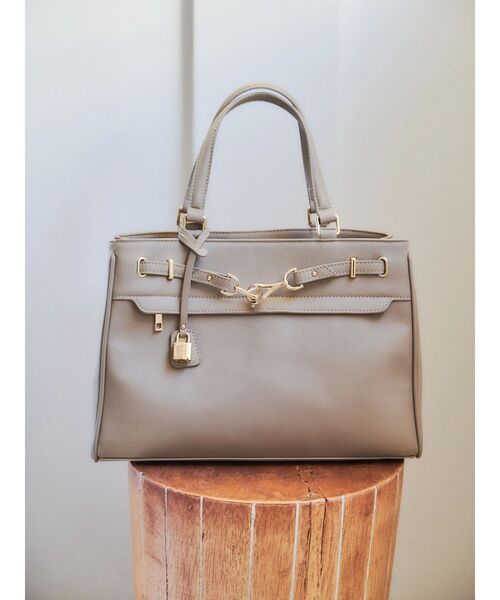 YECCA VECCA（イェッカヴェッカ）の「ベルトデザイントートバッグ（トートバッグ・レディース・ブラック/ベージュ・FREE）」の16枚目の写真