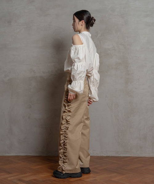 poiregnee（ポワニェ）の「マムルークオープンショルダーブラウス（シャツ/ブラウス・レディース・ベビーピンク/オフホワイト・FREE）」の10枚目の写真