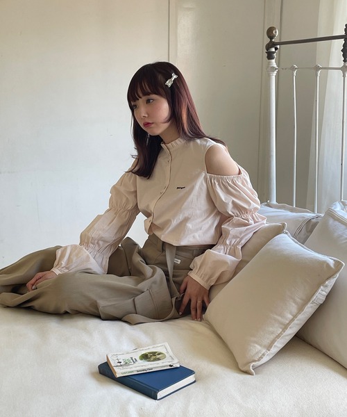 poiregnee（ポワニェ）の「マムルークオープンショルダーブラウス（シャツ/ブラウス・レディース・ベビーピンク/オフホワイト・FREE）」の19枚目の写真
