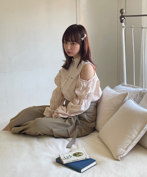 poiregnee（ポワニェ）の「マムルークオープンショルダーブラウス（シャツ/ブラウス・レディース・ベビーピンク/オフホワイト・FREE）」の20枚目の写真