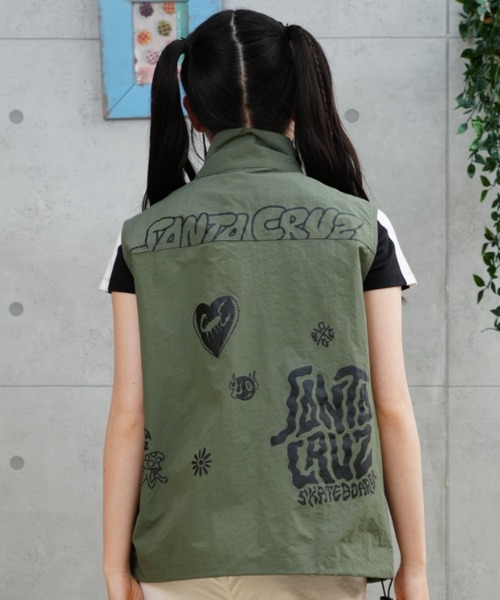 SANTA CRUZ(サンタクルーズ)の「【ムラサキスポーツ限定】SANTACRUZ/サンタクルーズ ベストジャケット 薄手 502241231(ベスト・レディース・チャコール/アーミー/ブルー・M/L)」の4枚目の写真