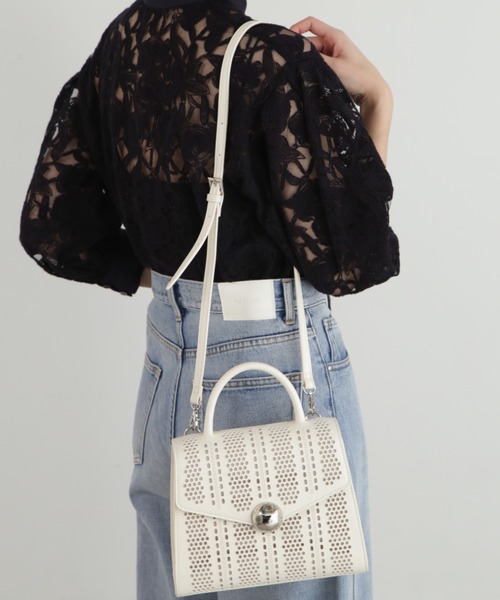 JILL STUART（ジルスチュアート）の「◆ビーンズフラップＢＡＧ（ハンドバッグ・レディース・ホワイト/ブラック・ﾌﾘ-）」の2枚目の写真