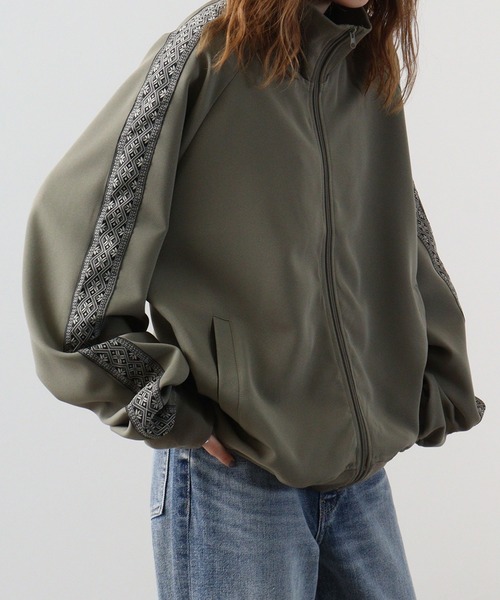 FUNALIVE(ファンアライブ)の「ポリストレッチ ジャガードライン トラックジャケット(ブルゾン・メンズ・ブラック/ベージュ/カーキ・M/L/XL)」の3枚目の写真