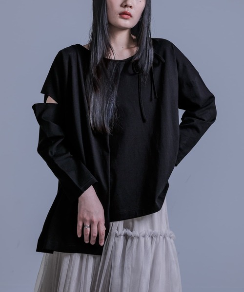kOhAKU(コハク)の「アシメカッティングロンT(Tシャツ/カットソー・レディース・ベージュ/ロイヤルブルー/ブラック・FREE)」の2枚目の写真