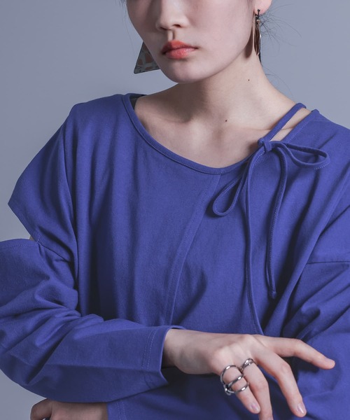 kOhAKU(コハク)の「アシメカッティングロンT(Tシャツ/カットソー・レディース・ベージュ/ロイヤルブルー/ブラック・FREE)」の6枚目の写真
