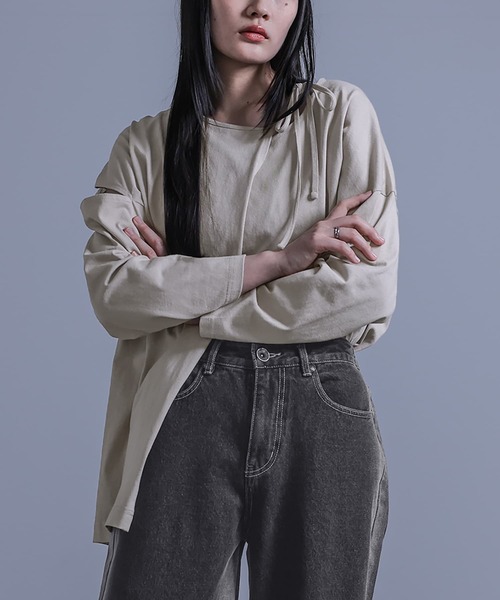 kOhAKU(コハク)の「アシメカッティングロンT(Tシャツ/カットソー・レディース・ベージュ/ロイヤルブルー/ブラック・FREE)」の22枚目の写真