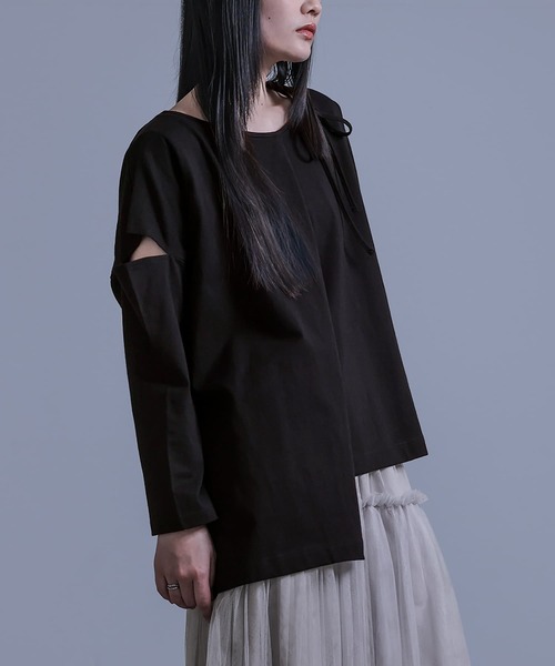 kOhAKU(コハク)の「アシメカッティングロンT(Tシャツ/カットソー・レディース・ベージュ/ロイヤルブルー/ブラック・FREE)」の17枚目の写真