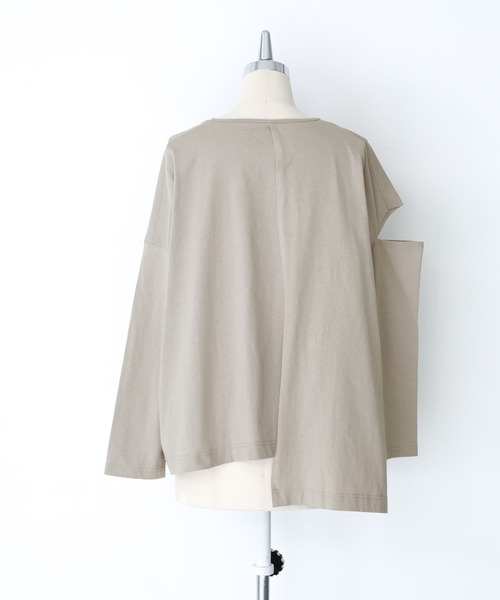kOhAKU(コハク)の「アシメカッティングロンT(Tシャツ/カットソー・レディース・ベージュ/ロイヤルブルー/ブラック・FREE)」の13枚目の写真