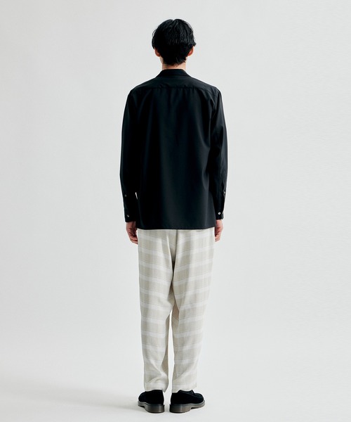 markaware（マーカウェア）の「【MARKAWARE/マーカウェア】オーガニックウール 2/80 トロピカル / ヴァルーズシャツ【セットアップ対応】（シャツ/ブラウス・メンズ・ダークグレー/ブラック/ダークグリーン・1/2）」の10枚目の写真