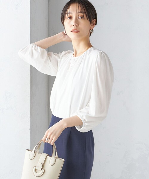 SHIPS(シップス)の「〈手洗い可能〉ALBINI ギャザー スリーブ プルオーバー ◇(シャツ/ブラウス・レディース・ブルー/オフホワイト/ブラック・ONE SIZE)」の14枚目の写真