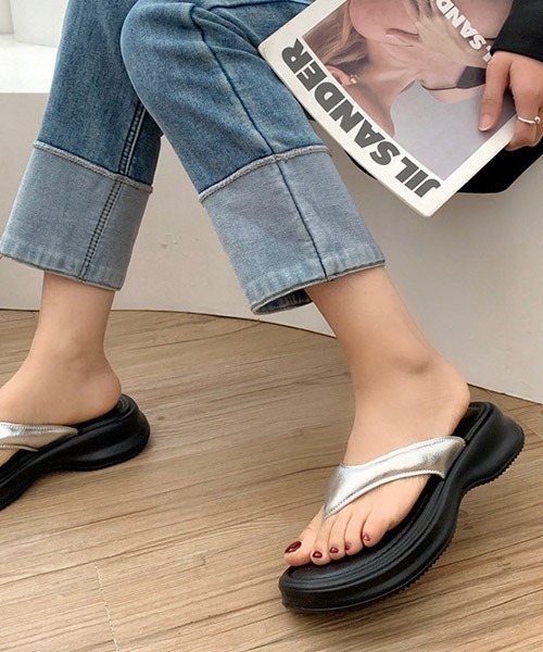 SVEC（シュベック）の「厚底 ビーチサンダル ボリュームソール（サンダル・レディース・ブラック/シルバー・38-39/40-41/36-37）」の8枚目の写真