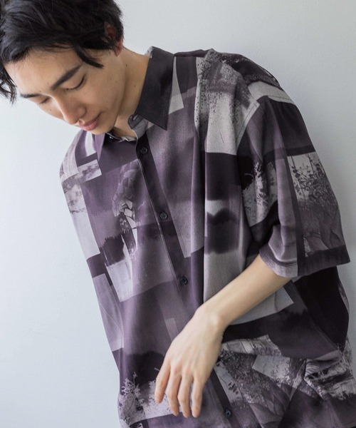 LOWRYS FARM（ローリーズファーム）の「フォトコラージュシャツＳＳ　120680（シャツ/ブラウス・メンズ・ホワイト/ネイビー/オレンジ・MEDIUM/LARGE）」の3枚目の写真