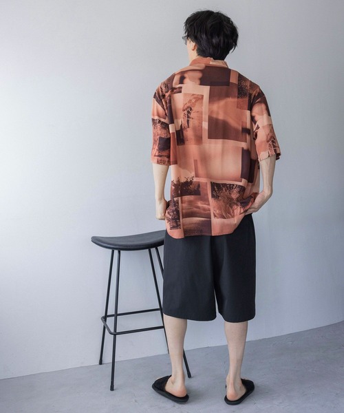 LOWRYS FARM（ローリーズファーム）の「フォトコラージュシャツＳＳ　120680（シャツ/ブラウス・メンズ・ホワイト/ネイビー/オレンジ・MEDIUM/LARGE）」の17枚目の写真