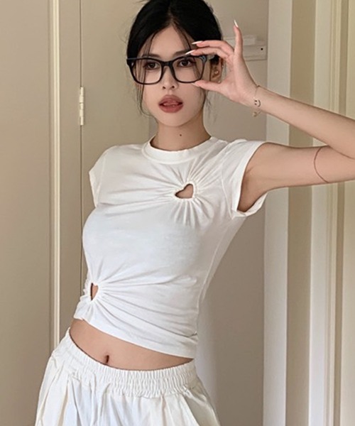 GLAMOROUS JANE(グラマラスジェーン)の「ハートカットアウトショート丈半袖Tシャツ(Tシャツ/カットソー・レディース・ホワイト/ブラック・FREE)」の5枚目の写真