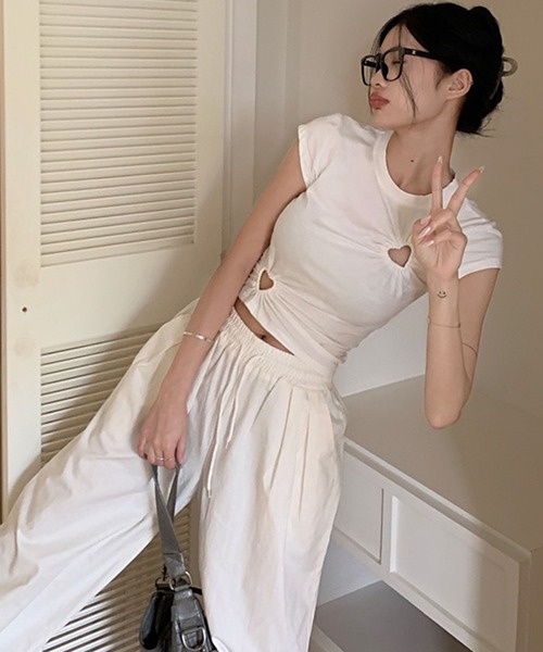 GLAMOROUS JANE(グラマラスジェーン)の「ハートカットアウトショート丈半袖Tシャツ(Tシャツ/カットソー・レディース・ホワイト/ブラック・FREE)」の7枚目の写真