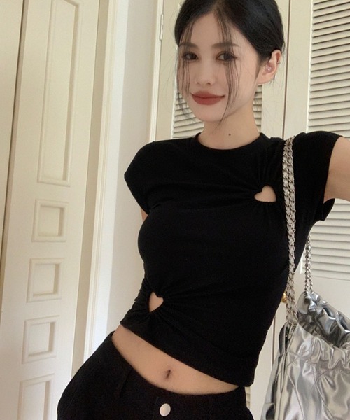 GLAMOROUS JANE(グラマラスジェーン)の「ハートカットアウトショート丈半袖Tシャツ(Tシャツ/カットソー・レディース・ホワイト/ブラック・FREE)」の10枚目の写真