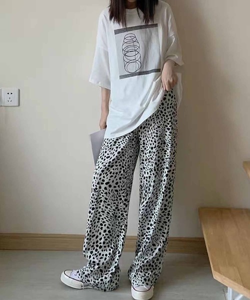 NANEA(ナネア)の「ダルメシアン柄ワイドイージーパンツ(その他パンツ・レディース・アニマル・SMALL/MEDIUM/LARGE/X-LARGE)」の3枚目の写真