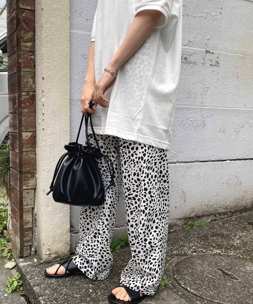 NANEA(ナネア)の「ダルメシアン柄ワイドイージーパンツ(その他パンツ・レディース・アニマル・SMALL/MEDIUM/LARGE/X-LARGE)」の14枚目の写真