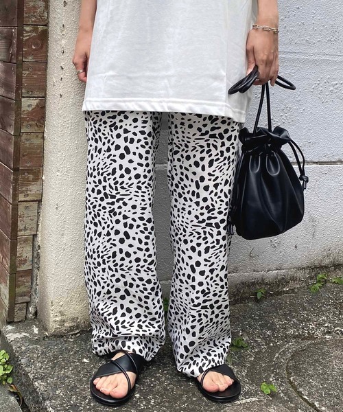 NANEA(ナネア)の「ダルメシアン柄ワイドイージーパンツ(その他パンツ・レディース・アニマル・SMALL/MEDIUM/LARGE/X-LARGE)」の16枚目の写真