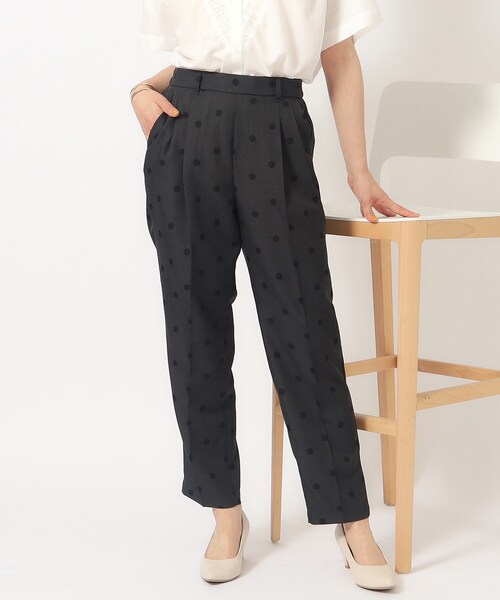 DRESKIP(ドレスキップ)の「◆【洗える/UV】コーデのアクセントに!麻調ドットプリントテーパードパンツ(その他パンツ・レディース・チャコール/ベージュ系5/オリーブ系9・03/02/04)」の2枚目の写真