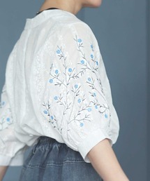 花刺繍シャツブラウス