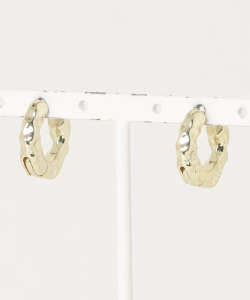 ANARKH(アナンケ)の「【Wc】【it】【ANARKH(アナンケ)】 エンボスデザイン フープピアス(ピアス(両耳用)・レディース・ゴールド/シルバー・FREE)」の3枚目の写真