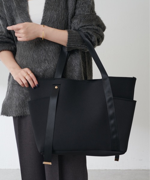 PAPILLONNER(パピヨネ)の「WETダブルポケットトート(トートバッグ・レディース・キャメル/チャコールグレー/ブラック/ブラウン・FREE)」の14枚目の写真