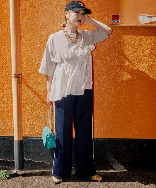 ROSE BUD(ローズバッド)の「大人が着るのはこれ。ドッキングフリルカットソー(Tシャツ/カットソー・レディース・グレー/ブラック・FREE)」の7枚目の写真