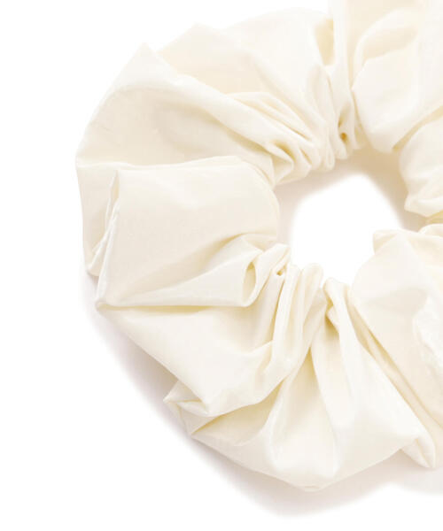 NATURAL BEAUTY BASIC（ナチュラルビューティーベーシック）の「リキッドシュシュ（シュシュ・レディース・ホワイト/シルバー・ﾌﾘ-）」の6枚目の写真