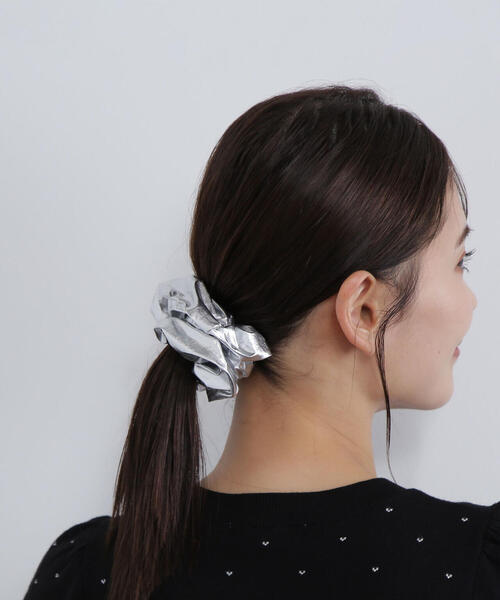 NATURAL BEAUTY BASIC（ナチュラルビューティーベーシック）の「リキッドシュシュ（シュシュ・レディース・ホワイト/シルバー・ﾌﾘ-）」の7枚目の写真