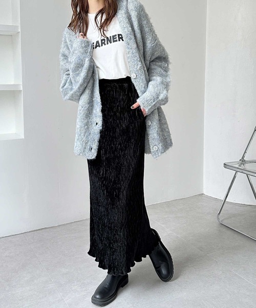 GeeRA（ジーラ）の「【新色追加/S-LLサイズ展開】すっきり見え！ベロアプリーツバックスリットロングタイトスカート（スカート・レディース・アイボリー/ブラック/グレー/ブラウン・MEDIUM/LARGE/X-LARGE/SMALL）」の6枚目の写真