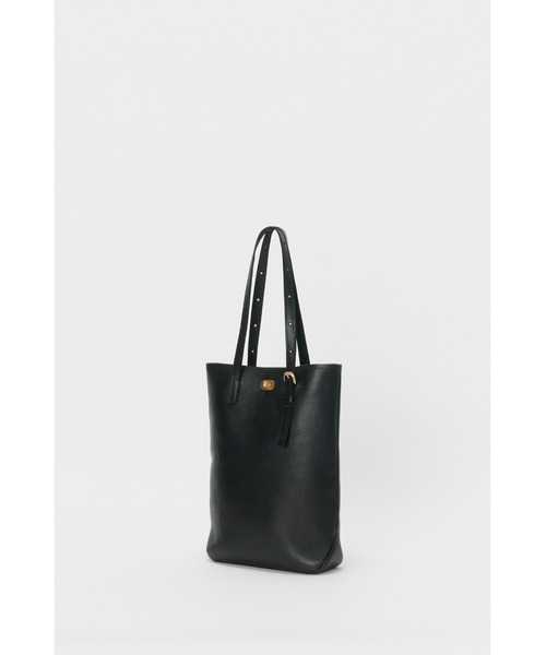 Hender Scheme(エンダースキーマ)の「twist buckle tote bag big(ショルダーバッグ・メンズ・ブラック/ベージュ系その他/ダークブラウン・FREE)」の4枚目の写真
