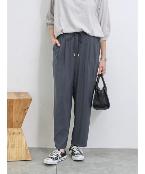 Samansa Mos2 blue（サマンサモスモスブルー）の「パウダーツイルテーパードイージーパンツ（その他パンツ・レディース・ベージュ/チャコールグレー/ブラック/グレー・F）」の16枚目の写真