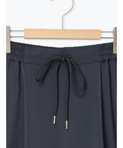 Samansa Mos2 blue（サマンサモスモスブルー）の「パウダーツイルテーパードイージーパンツ（その他パンツ・レディース・ベージュ/チャコールグレー/ブラック/グレー・F）」の7枚目の写真