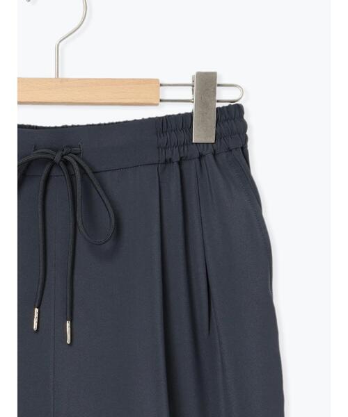 Samansa Mos2 blue（サマンサモスモスブルー）の「パウダーツイルテーパードイージーパンツ（その他パンツ・レディース・ベージュ/チャコールグレー/ブラック/グレー・F）」の8枚目の写真